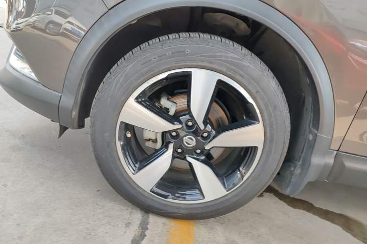 Used Nissan Qashqai 2017 2.0L CVT Smart Enjoyment Version China V Standard Left Front Wheel Hub