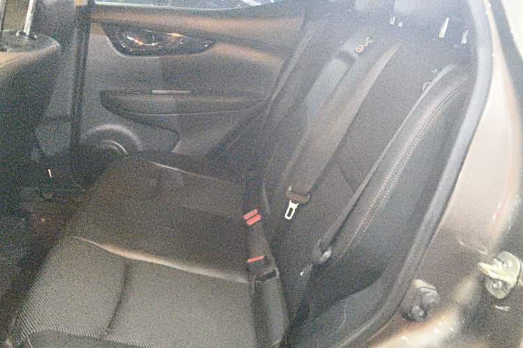 Used Nissan Qashqai 2017 2.0L CVT Luxury Edition China V Standard Left Rear Seat