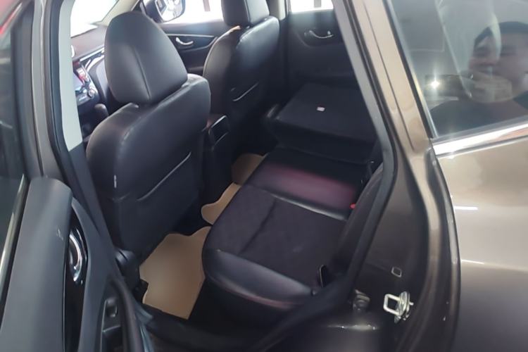 Used Nissan Qashqai 2017 2.0L CVT Smart Enjoyment Version China V Standard Left Rear Seat