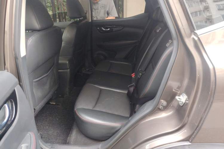 Used Nissan Qashqai 2017 2.0L CVT Smart Enjoyment Version China V Standard Left Rear Seat