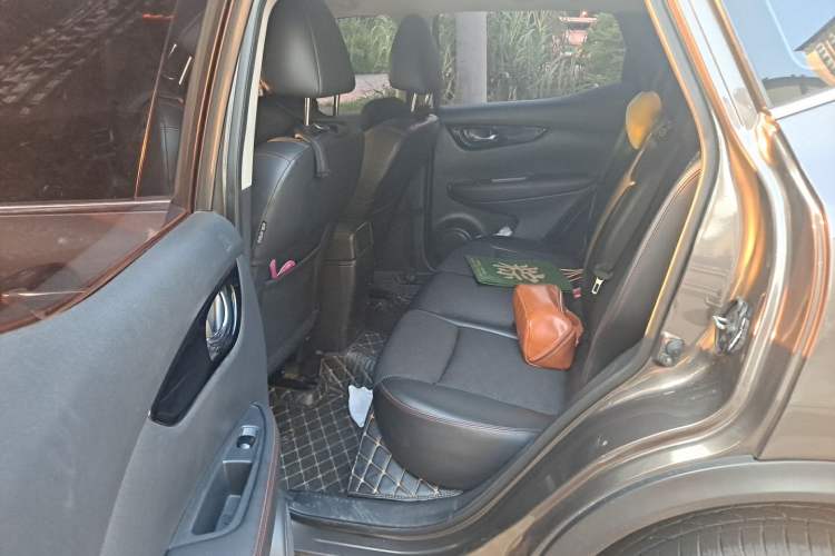 Used Nissan Qashqai 2017 2.0L CVT Smart Enjoyment Version China VI Standard Left Rear Seat