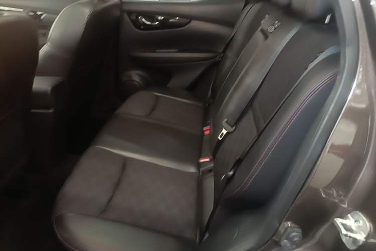 Used Nissan Qashqai 2017 2.0L CVT Luxury Edition China VI Standard Left Rear Seat