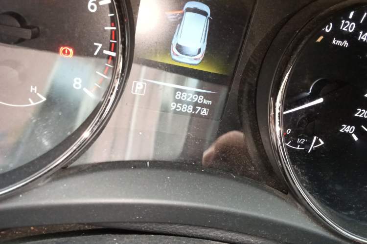 Used Nissan Qashqai 2017 2.0L CVT Elite Edition China V Standard Odometer Close Up
