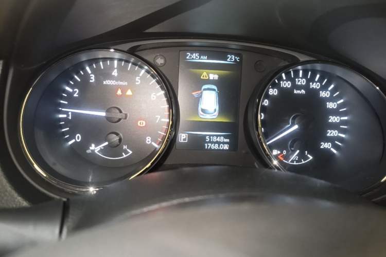 Used Nissan Qashqai 2017 2.0L CVT Luxury Edition China VI Standard Odometer Close Up