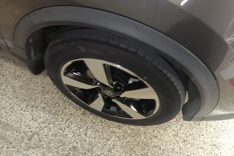 Used Nissan Qashqai 2017 2.0L CVT Luxury Edition China VI Standard Right Front Wheel Hub