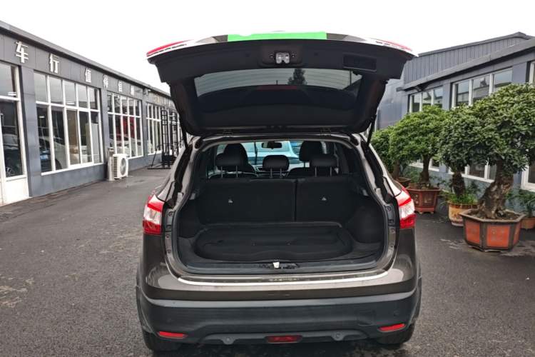 Used Nissan Qashqai 2017 2.0L CVT Smart Enjoyment Version China V Standard Trunk