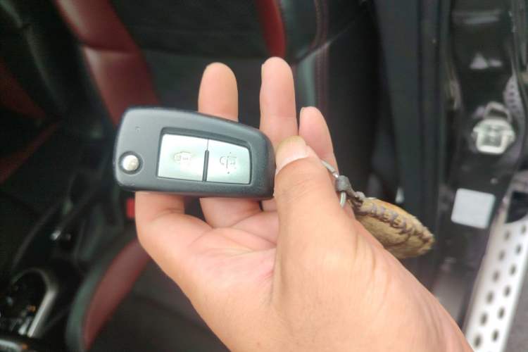 Used Nissan Qashqai 2017 2.0L CVT Smart Enjoyment Version China V Standard Vehicle Key