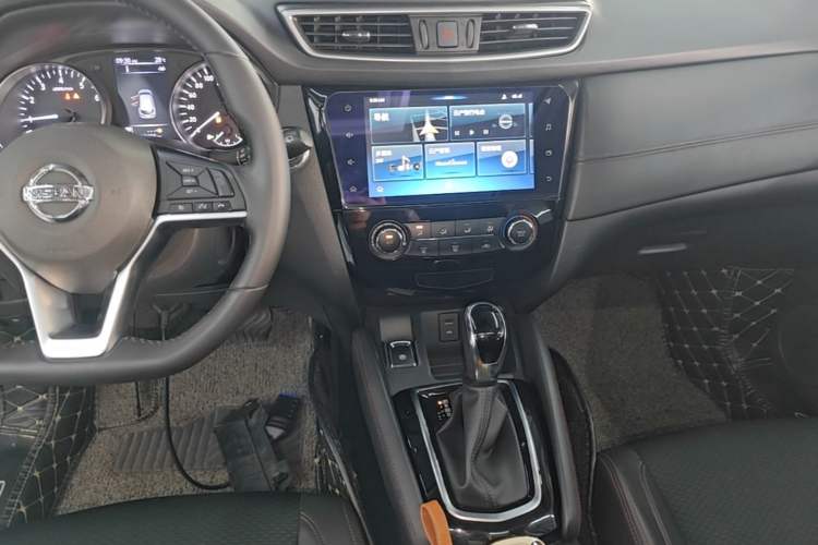 Used Nissan Qashqai 2019 2.0L CVT Luxury Edition Audio And AC Panel