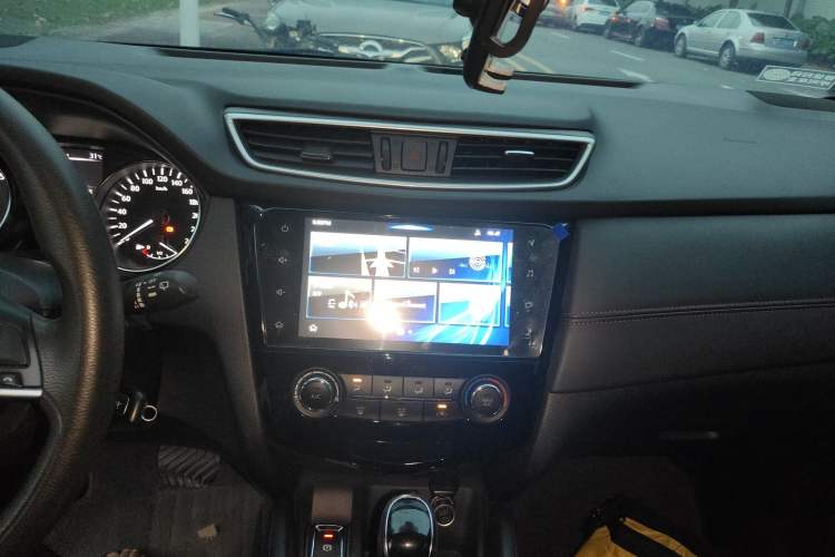 Used Nissan Qashqai 2019 2.0L CVT Smart Enjoyment Version Audio And AC Panel