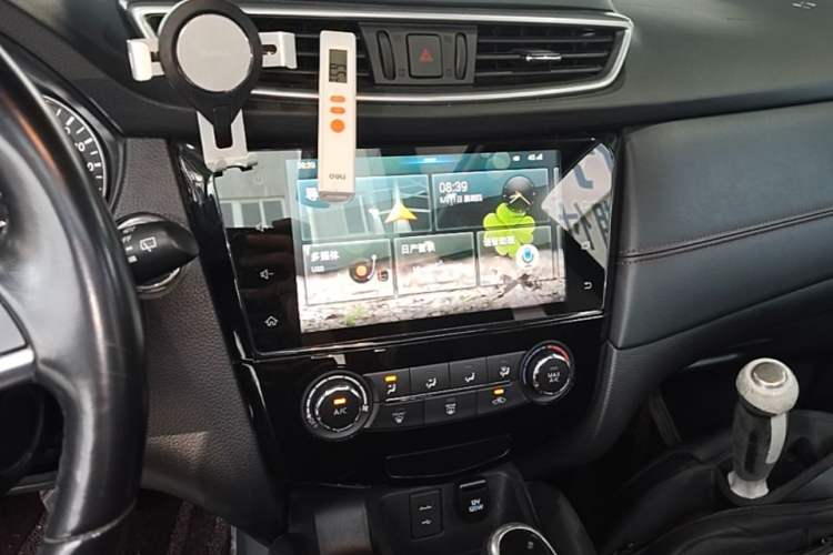 Used Nissan Qashqai 2019 2.0L CVT Luxury Edition Audio And AC Panel