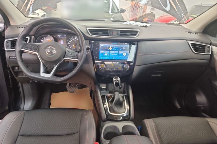 Used Nissan Qashqai 2019 2.0L CVT Luxury Edition Center Console