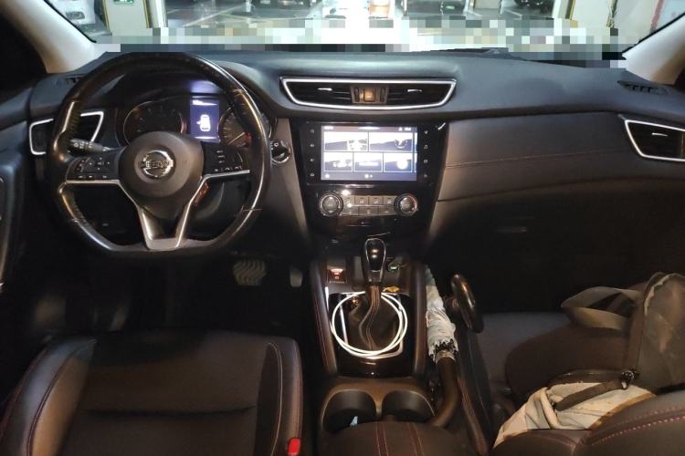 Used Nissan Qashqai 2019 2.0L CVT Luxury Edition Center Console