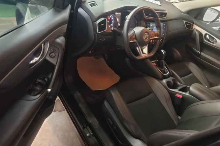 Used Nissan Qashqai 2019 2.0L CVT Luxury Edition Driver Seat