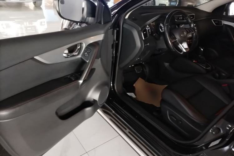 Used Nissan Qashqai 2019 2.0L CVT Luxury Edition Driver Seat
