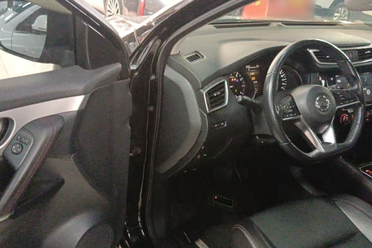 Used Nissan Qashqai 2019 2.0L CVT Luxury Edition Driver Seat