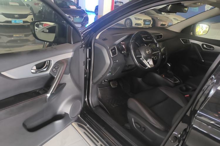 Used Nissan Qashqai 2019 2.0L CVT Luxury Edition Driver Seat