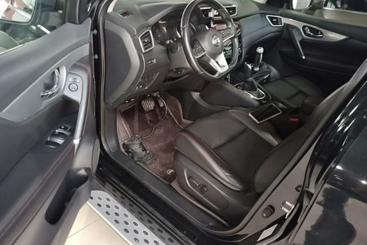 Used Nissan Qashqai 2019 2.0L CVT Luxury Edition Driver Seat