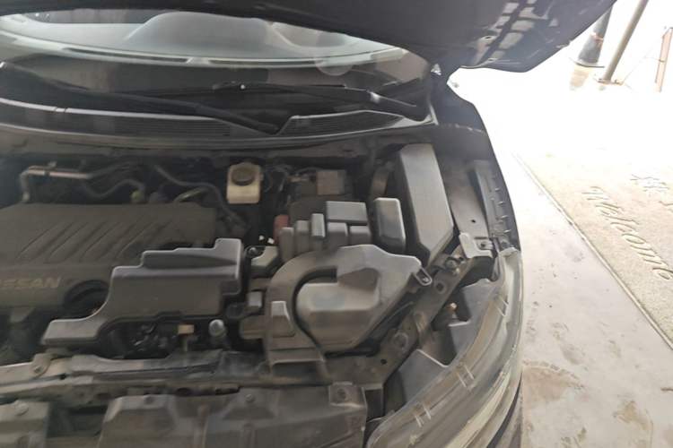 Used Nissan Qashqai 2019 2.0L CVT Luxury Edition Engine Bay Left