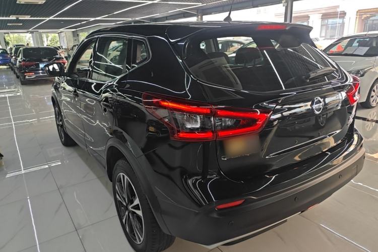 Used Nissan Qashqai 2019 2.0L CVT Luxury Edition Exterior 2