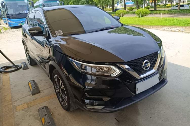 Used Nissan Qashqai 2019 2.0L CVT Luxury Edition Front Right 45 Deg