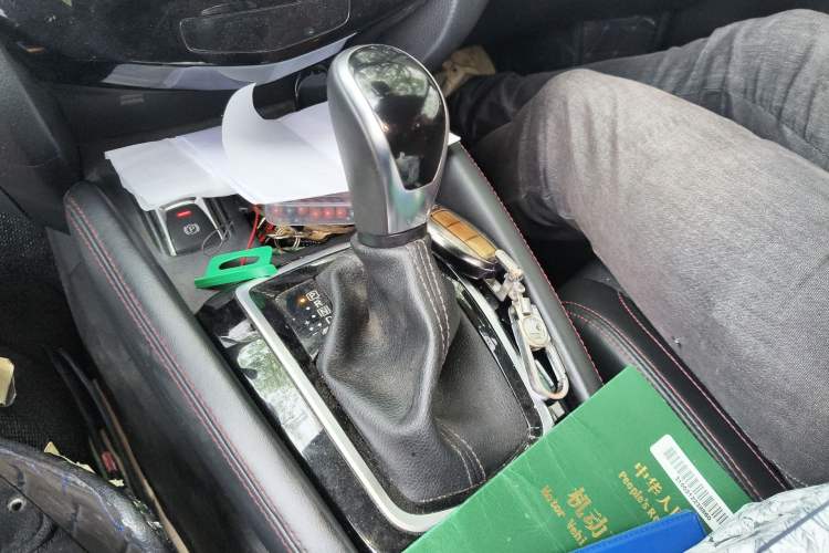 Used Nissan Qashqai 2019 2.0L CVT Luxury Edition Gear Lever