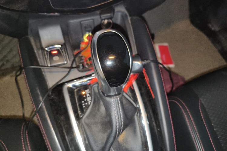 Used Nissan Qashqai 2019 2.0L CVT Luxury Edition Gear Lever
