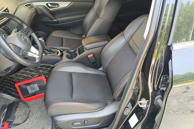 Used Nissan Qashqai 2019 2.0L CVT Luxury Edition Left Front Seat