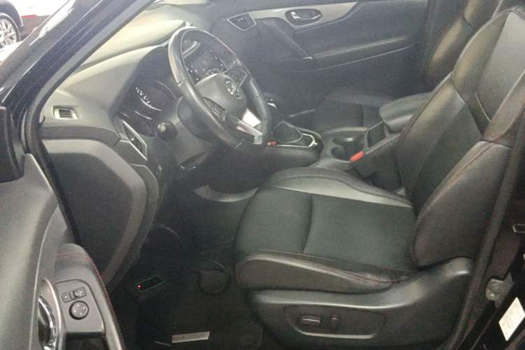Used Nissan Qashqai 2019 2.0L CVT Luxury Edition Left Front Seat