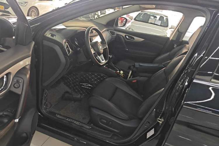 Used Nissan Qashqai 2019 2.0L CVT Luxury Edition Left Front Seat