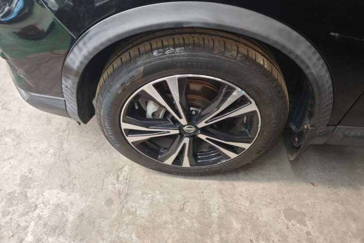 Used Nissan Qashqai 2019 2.0L CVT Luxury Edition Left Front Wheel Hub