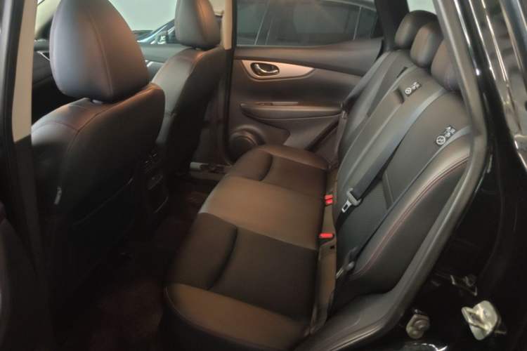 Used Nissan Qashqai 2019 2.0L CVT Luxury Edition Left Rear Seat