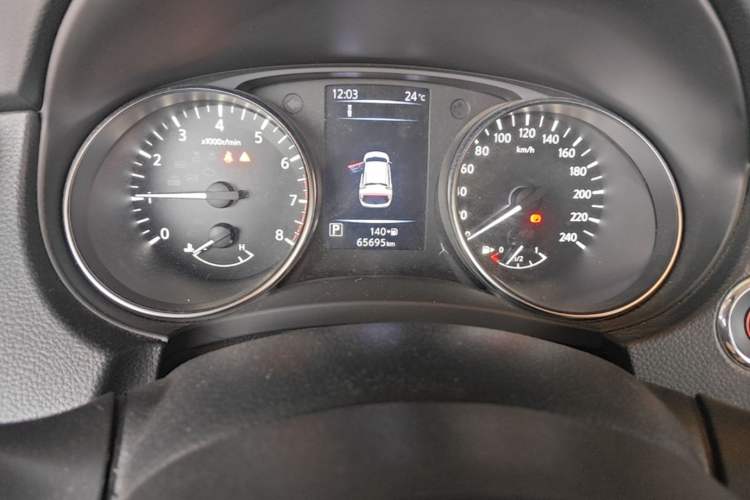 Used Nissan Qashqai 2019 2.0L CVT Luxury Edition Odometer Close Up