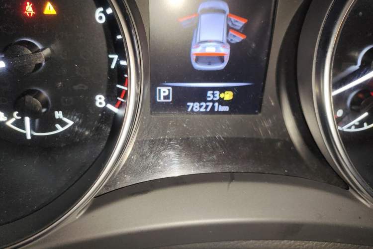 Used Nissan Qashqai 2019 2.0L CVT Luxury Edition Odometer Close Up