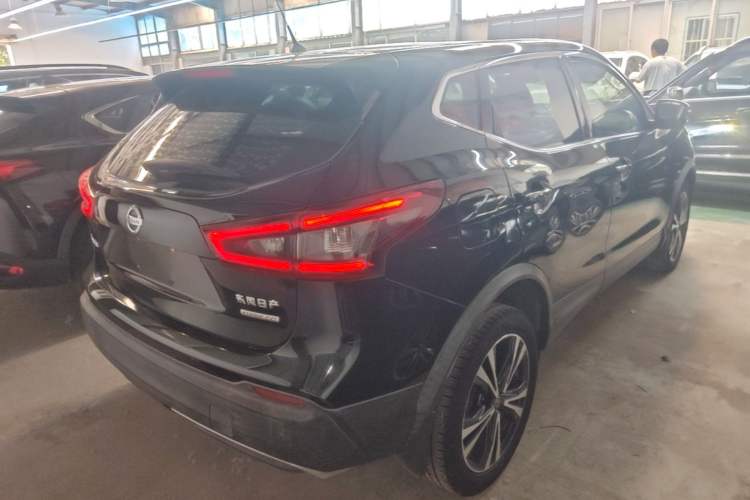 Used Nissan Qashqai 2019 2.0L CVT Luxury Edition Rear Right 45 Deg