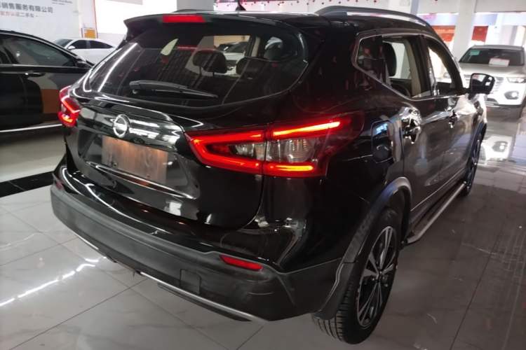 Used Nissan Qashqai 2019 2.0L CVT Luxury Edition Rear Right 45 Deg