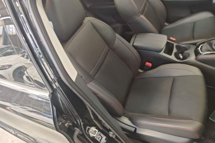 Used Nissan Qashqai 2019 2.0L CVT Luxury Edition Right Front Seat