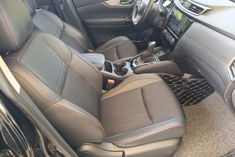 Used Nissan Qashqai 2019 2.0L CVT Luxury Edition Right Front Seat