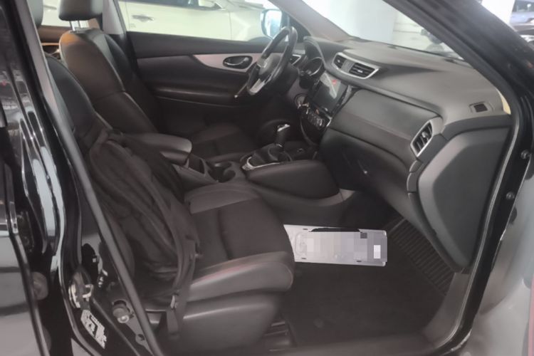 Used Nissan Qashqai 2019 2.0L CVT Luxury Edition Right Front Seat