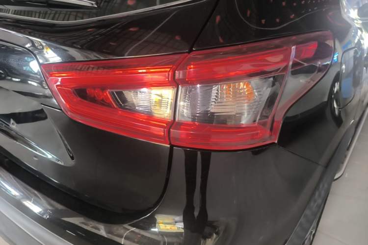Used Nissan Qashqai 2019 2.0L CVT Luxury Edition Right Rear Taillight