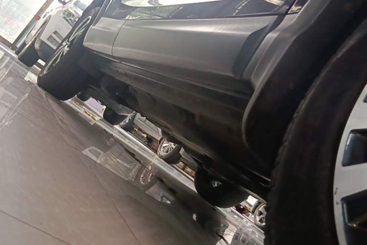 Used Nissan Qashqai 2019 2.0L CVT Luxury Edition Right Side Sill