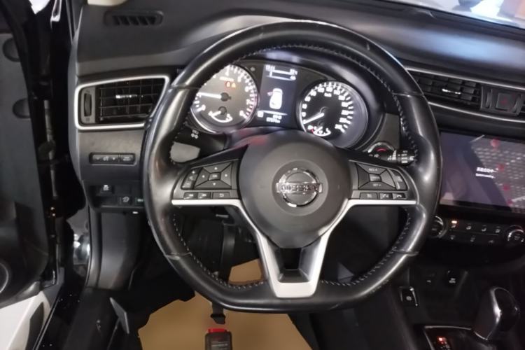 Used Nissan Qashqai 2019 2.0L CVT Luxury Edition Steering Wheel