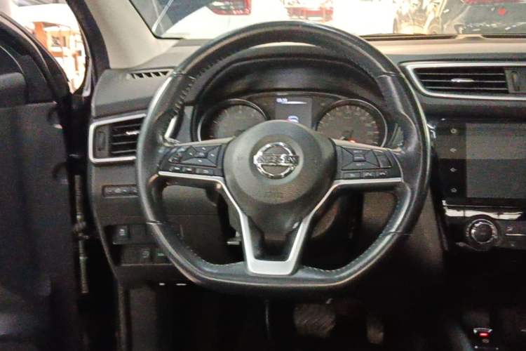 Used Nissan Qashqai 2019 2.0L CVT Luxury Edition Steering Wheel
