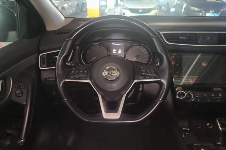 Used Nissan Qashqai 2019 2.0L CVT Luxury Edition Steering Wheel