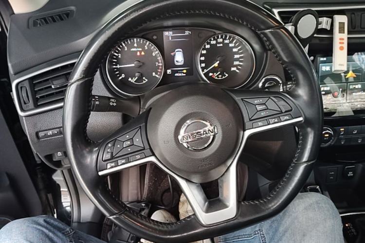 Used Nissan Qashqai 2019 2.0L CVT Luxury Edition Steering Wheel