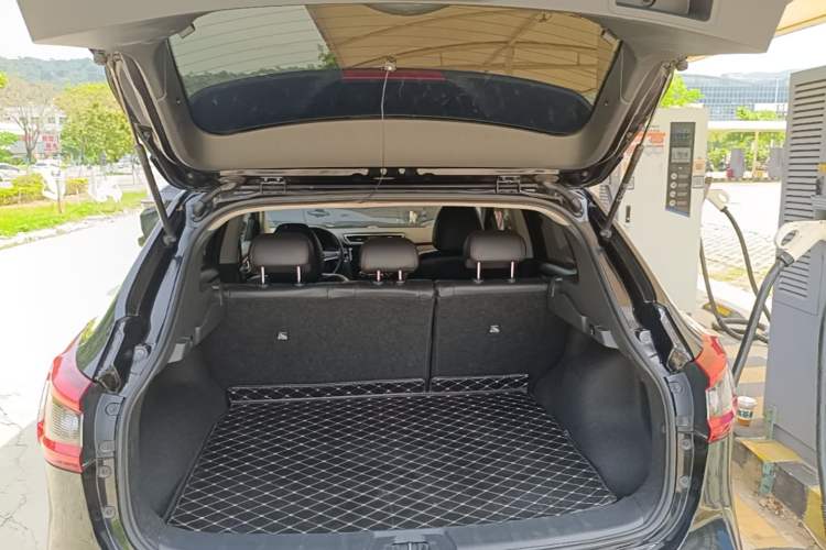 Used Nissan Qashqai 2019 2.0L CVT Luxury Edition Trunk