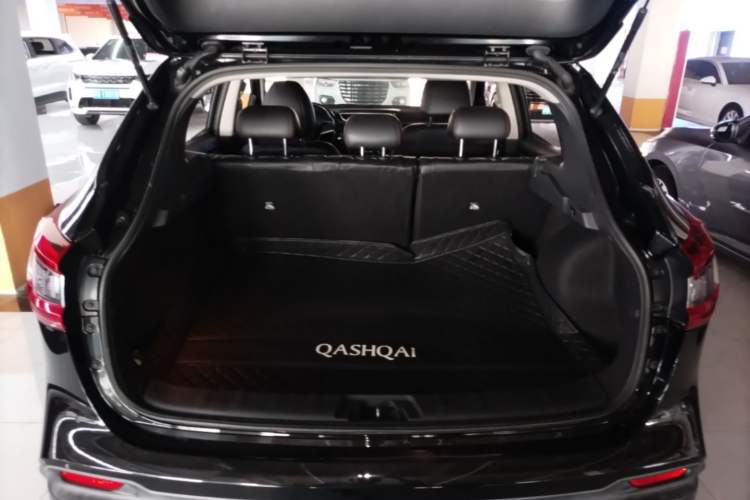 Used Nissan Qashqai 2019 2.0L CVT Luxury Edition Trunk