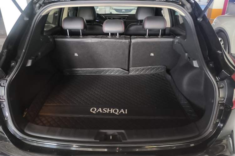Used Nissan Qashqai 2019 2.0L CVT Luxury Edition Trunk