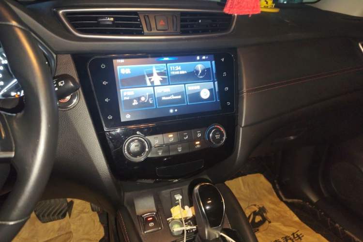 Used Nissan Qashqai 2019 2.0L CVT Luxury Edition Audio And AC Panel