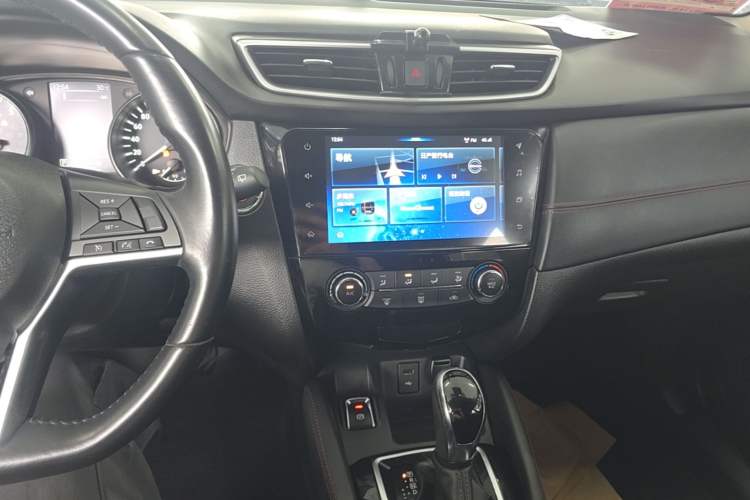 Used Nissan Qashqai 2019 2.0L CVT Luxury Edition Audio And AC Panel