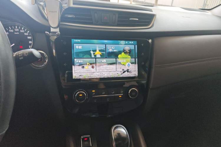 Used Nissan Qashqai 2019 2.0L CVT Luxury Edition Audio And AC Panel